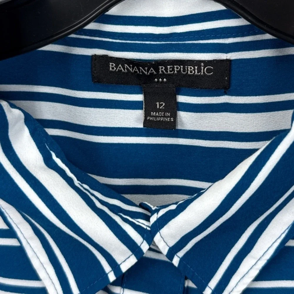 Banana Republic sleeveless shirt